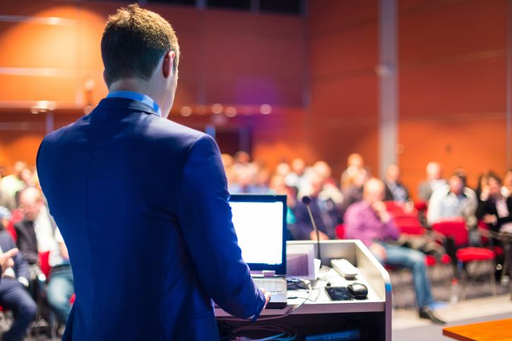 Mengapa Latihan Public Speaking Penting